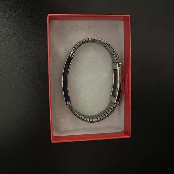 Juicy Couture Stretch Bracelet - Sleek and Stylish - Picture 7 of 7